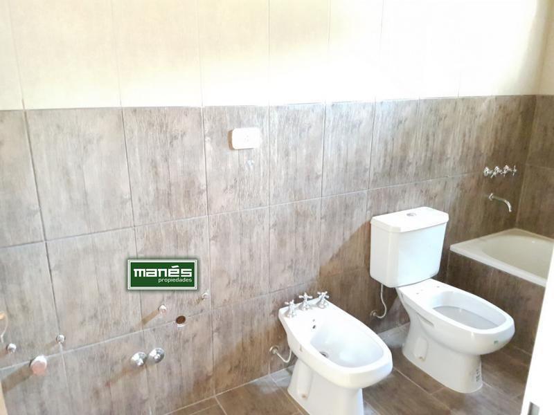 Manés Propiedades Casa a estrenar en el barrio cerrado EUCALIPTUS PILAR,(ZONA: Golfer’s CC, Marinas Del Pilar, Rocíos, Palmares, La Emilia, La reserva.) sobre una planta: living, cocina, lavadero, dormitorio principal en suite, dos dormitorios más con otro baño completo, lote 670 metros, superficie cubierta 95 metros, superficie semicubierta 22 metros.
SIN EXPENSAS
U$S135.000.
Manés Propiedades Casa a estrenar en el barrio cerrado EUCALIPTUS PILAR,(ZONA: Golfer’s CC, Marinas Del Pilar, Rocíos, Palmares, La Emilia, La reserva.) sobre una planta: living, cocina, lavadero, dormitorio principal en suite, dos dormitorios más con otro baño completo, lote 670 metros, superficie cubierta 95 metros, superficie semicubierta 22 metros.
SIN EXPENSAS
U$S135.000.